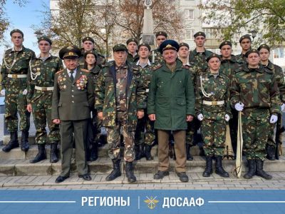 Пост № 1: кадеты, юнармейцы и члены ДОСААФ России почтили память героев в Гусеве