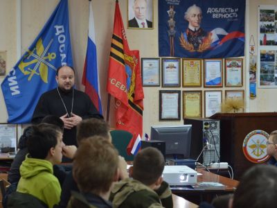 Уроки нравственности и доброты проходят в Севастопольском ДОСААФ