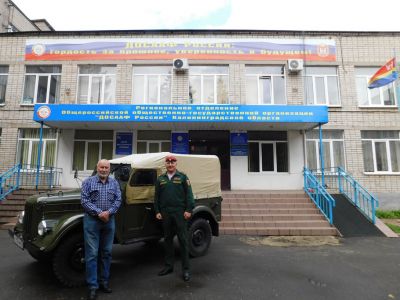 В ДОСААФ приехал вездеходный ветеран