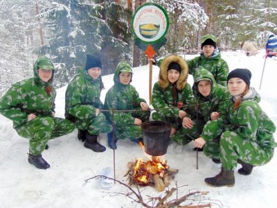 Вятские подростки и молодежь играют в «Зарницу» и «Орлёнка», метко стреляют