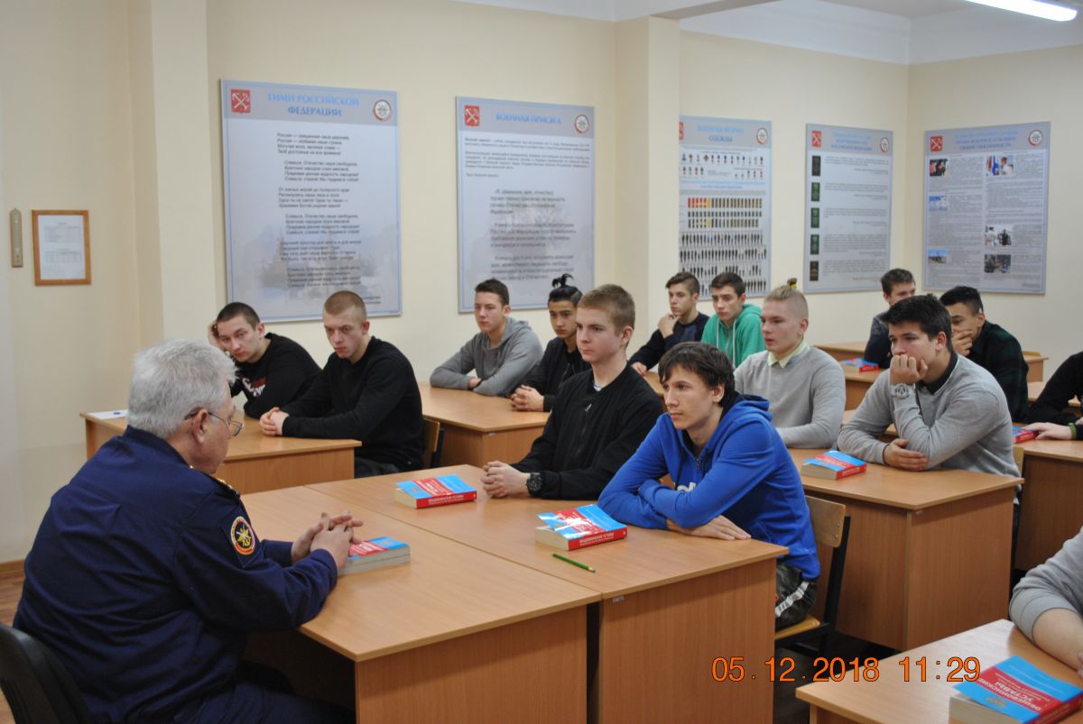Взаимодействие администрации Санкт-Петербурга и ДОСААФ в сфере патриотического воспитания и допризывной подготовки молодежи