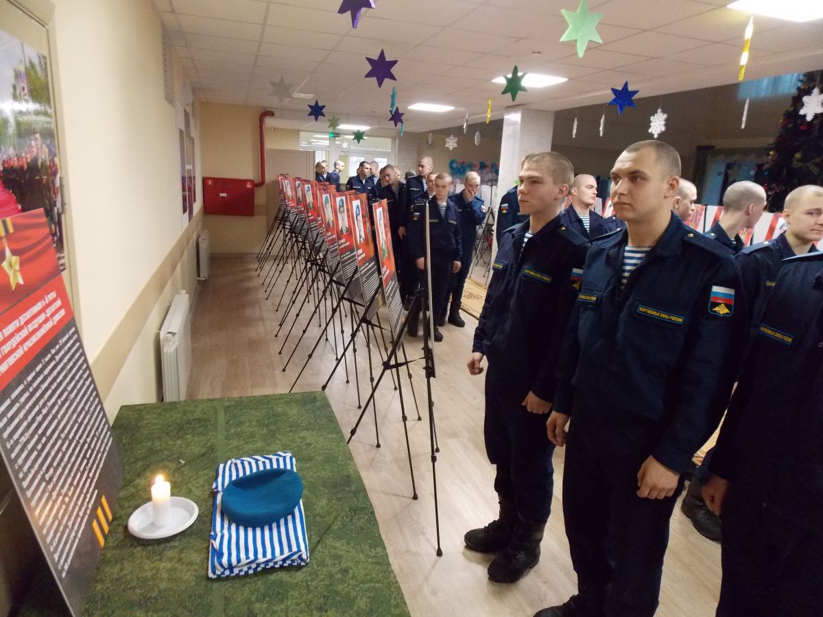 В Наро-Фоминском гарнизоне прошла мемориальная выставка «Аллея Памяти 6-й роты»