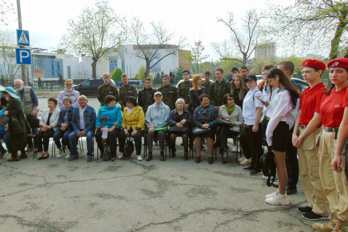 В Астрахани увековечили память героя-летчика