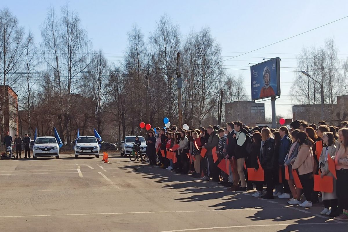 В Кирове патриотическая акция «Поехали!» собрала почти 500 участников