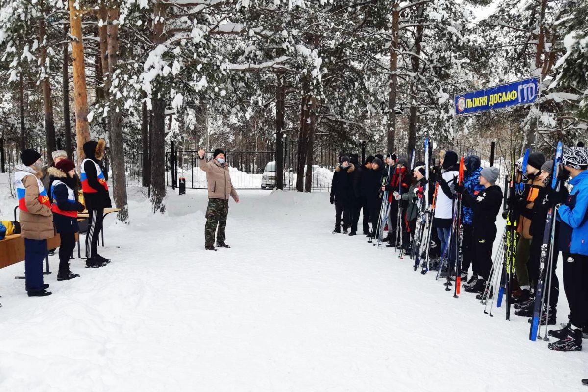 И на лыжах покатались, и постреляли из пневматической винтовки