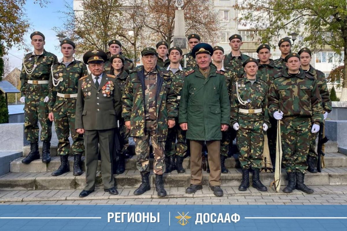 Пост № 1: кадеты, юнармейцы и члены ДОСААФ России почтили память героев в Гусеве